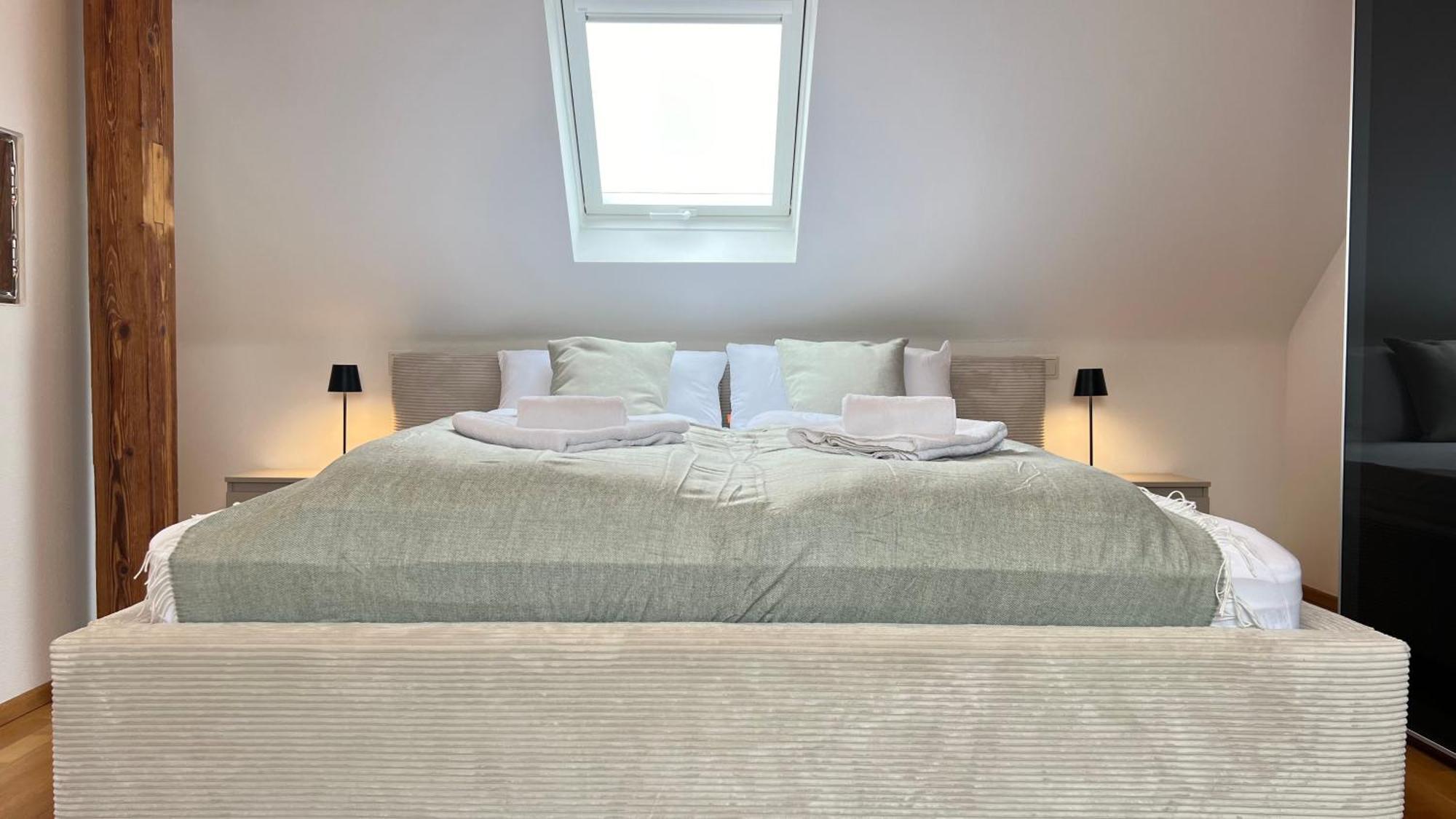 Appartement Ludwigshome Luxus - Zentral, 95qm, Whirlpool, Balkon, Smart Tv Ludwigsbourg