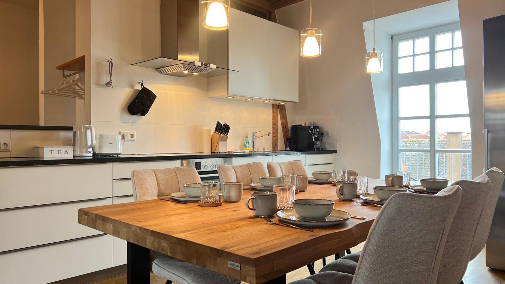 Appartement Ludwigshome Luxus - Zentral, 95qm, Whirlpool, Balkon, Smart Tv Ludwigsbourg